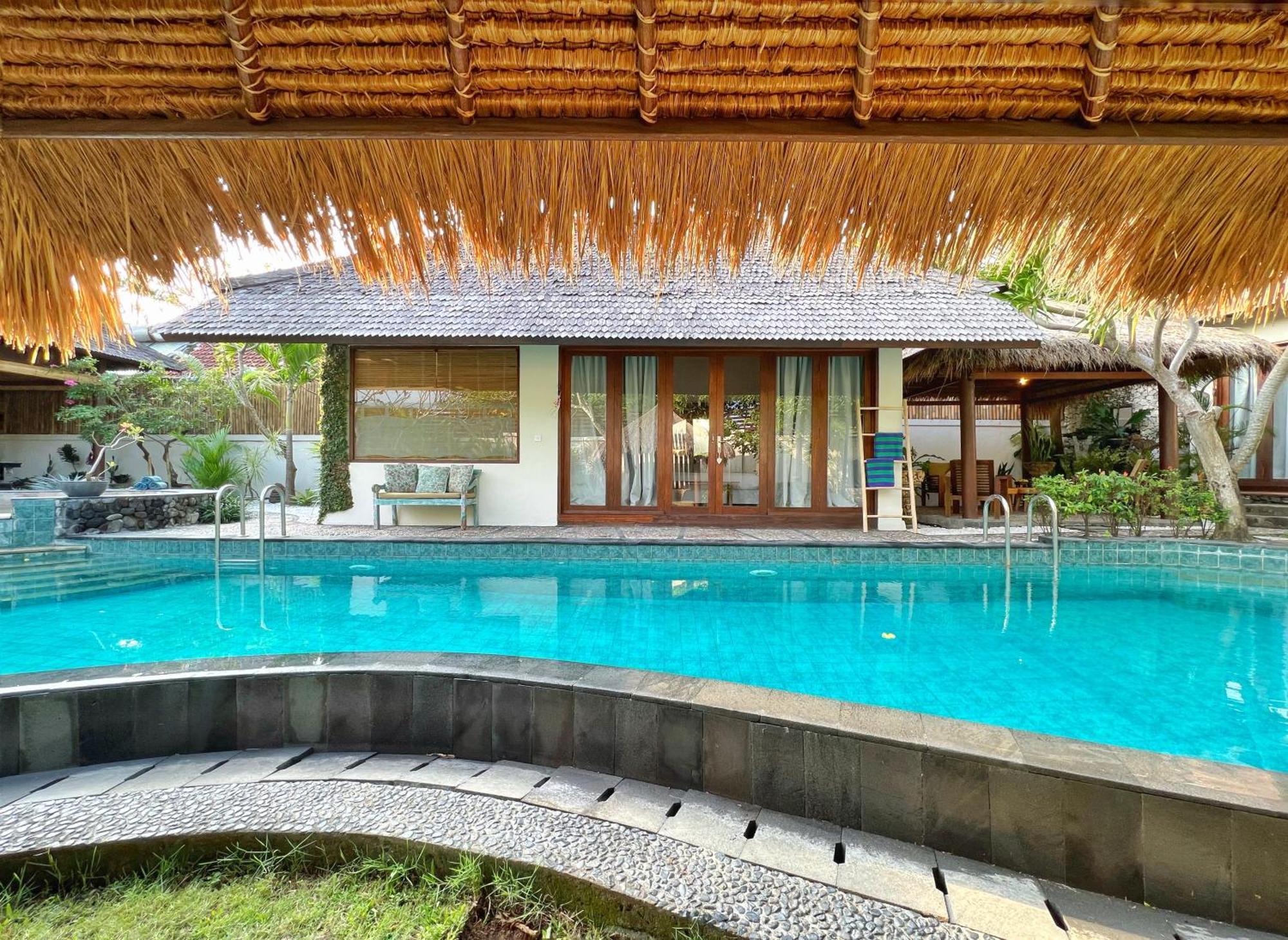 VILLA NICOLE 5BR PARADISE, QUIET AREA IN CENTRAL OBEROI SEMINYAK, SEMINYAK  (BALI) **